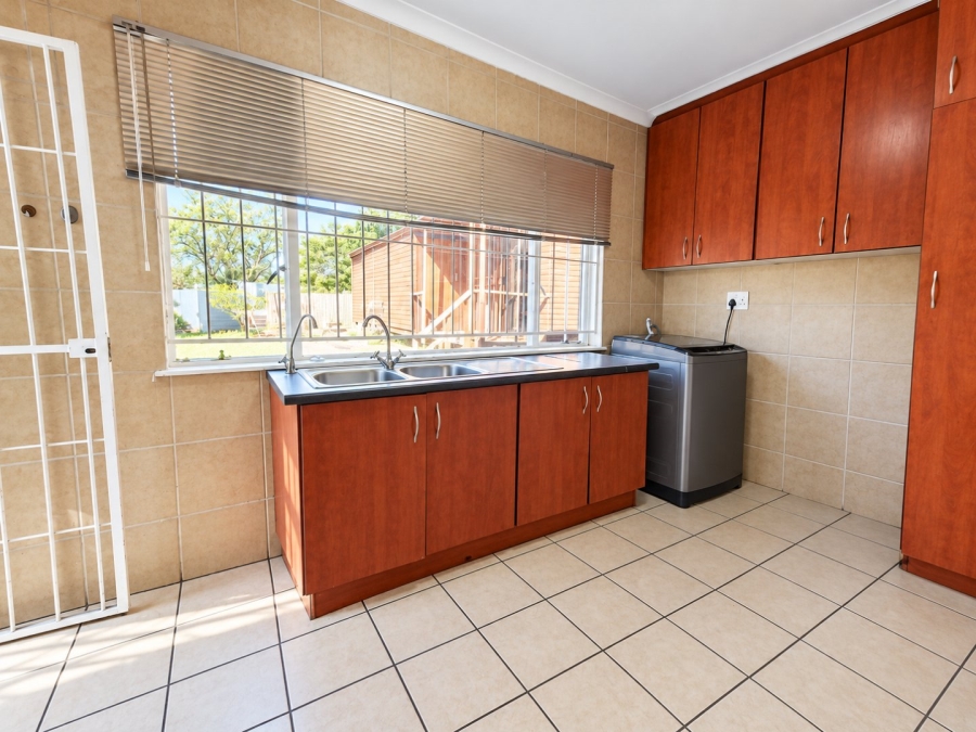 5 Bedroom Property for Sale in Wilgehof Free State